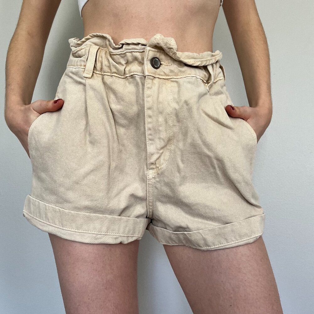 Bloomer beige shorts